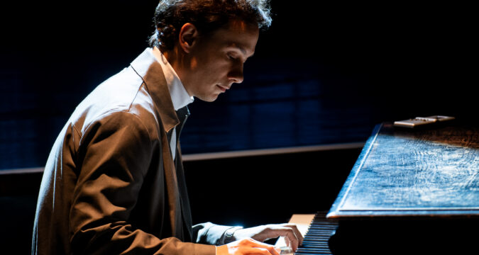 Most akkor – A kabát, ami visszafordítja az időt